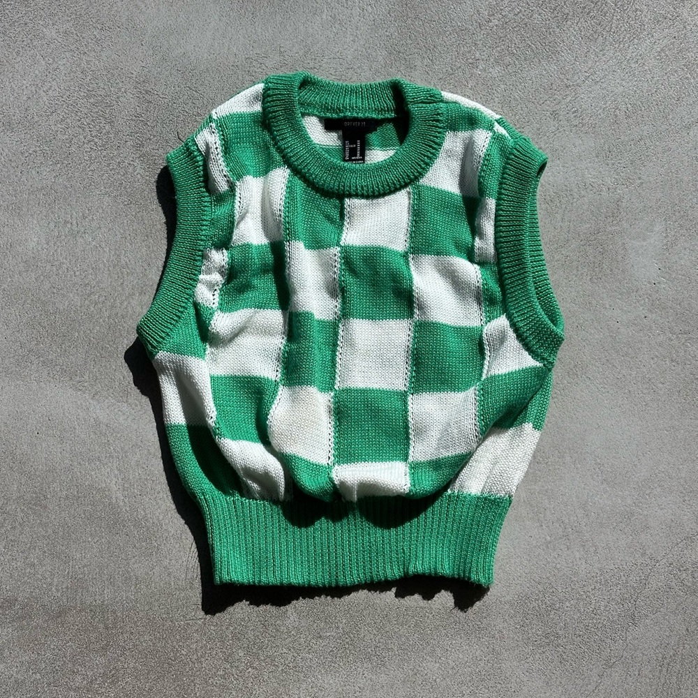 Forever 21 Checkered Knit Sweater Vest